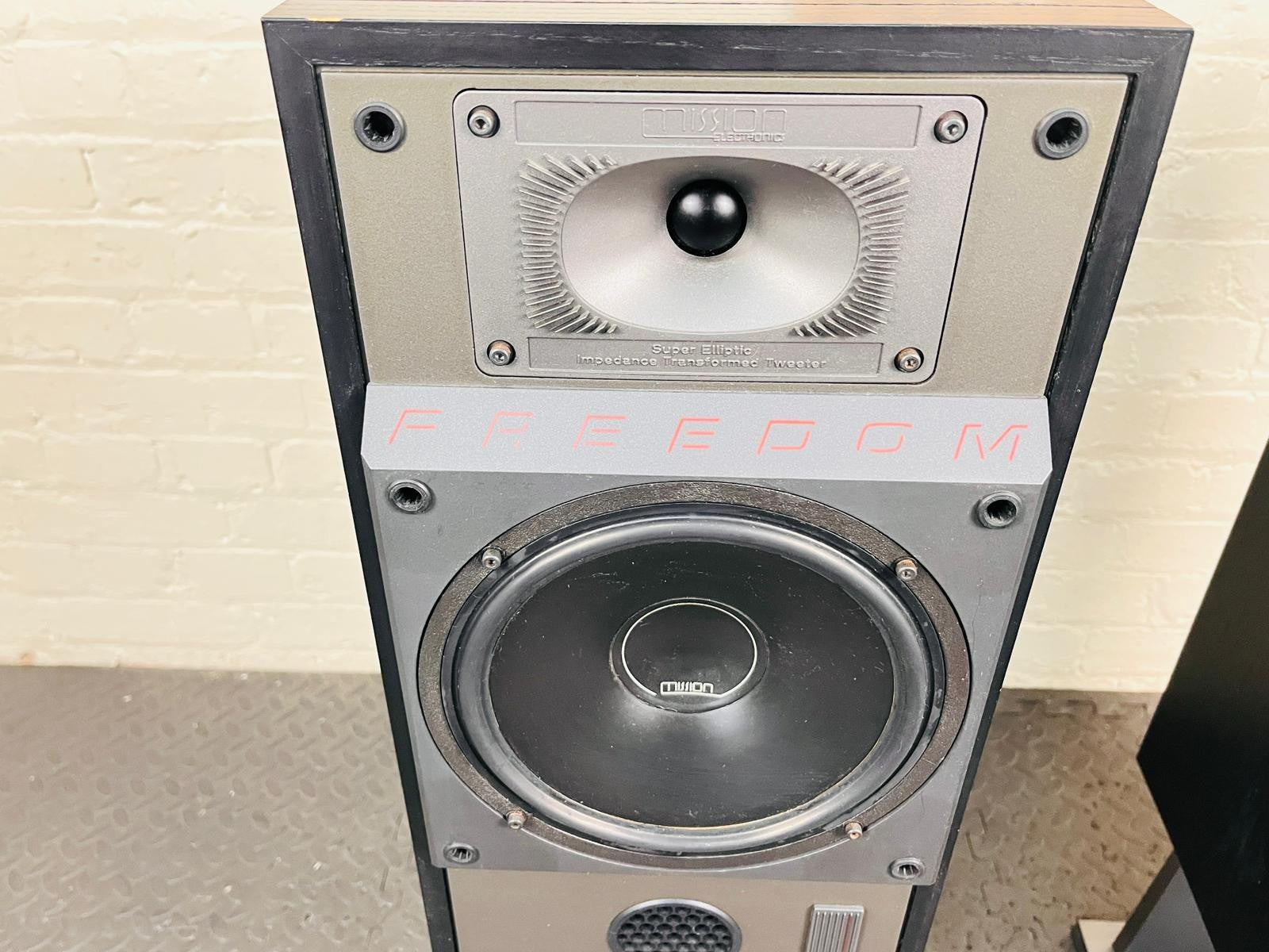 MISSION 770 FREEDOM SPEAKERS WITH ORIGINAL STANDS