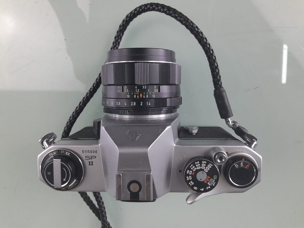 ASAHI PENTAX SPOTMATIC SP II SLR CAMERA SUPER-MULTI-COATED TAKUMAR 1:1.4/50 LENS