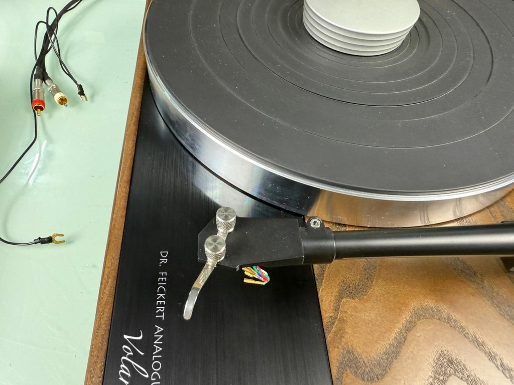 DR FEICKERT VOLARE TURNTABLE WITH ORACLE SME 345 TONEARM & POWER SUPPLY
