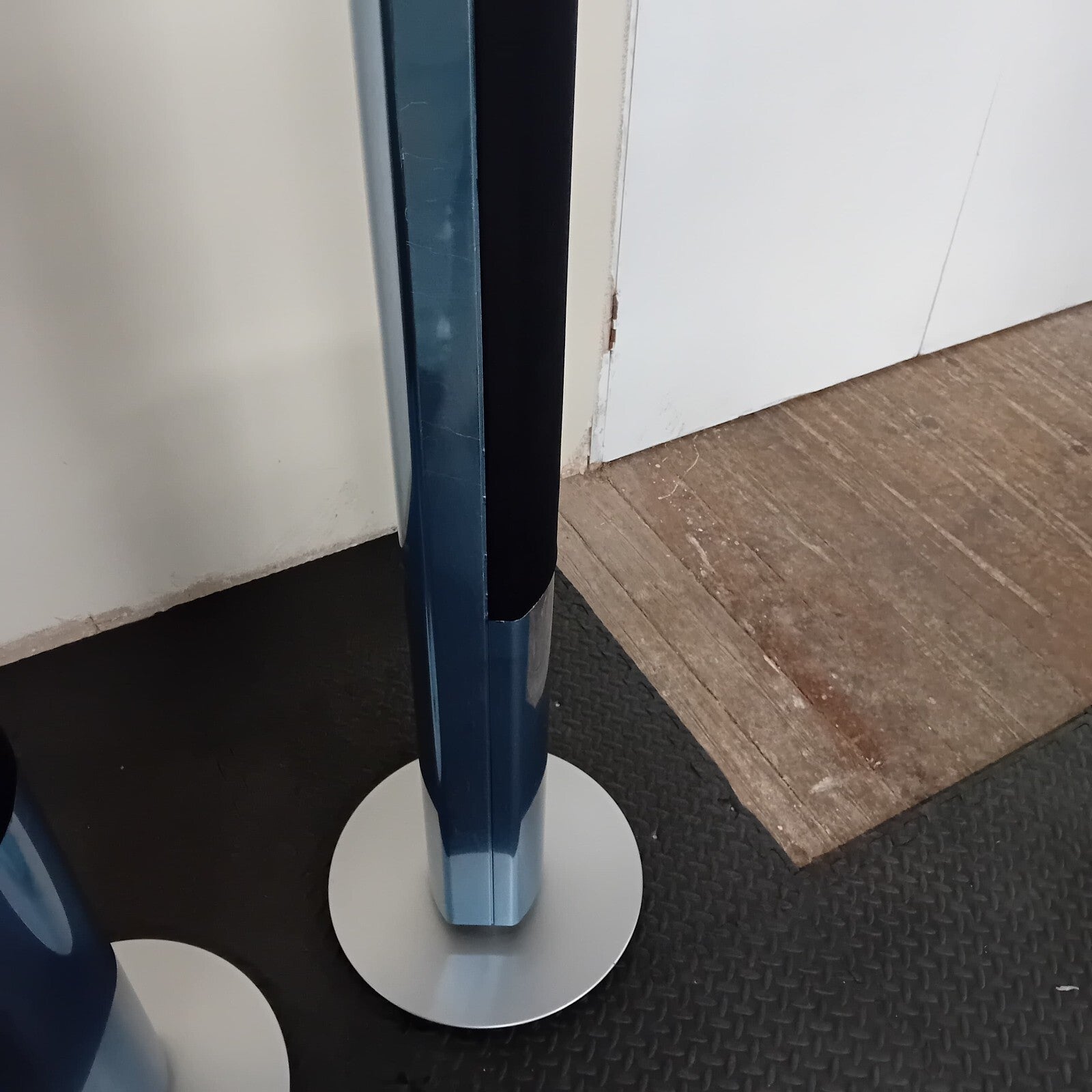 BANG & OLUFSEN B&O BEOLAB 1 FLOOR STANDING SPEAKERS TYPE 6842 SKY BLUE