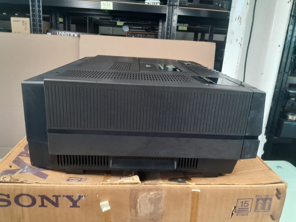 SONY SL C7UB BETAMAX VIDEO CASSETTE RECORDER