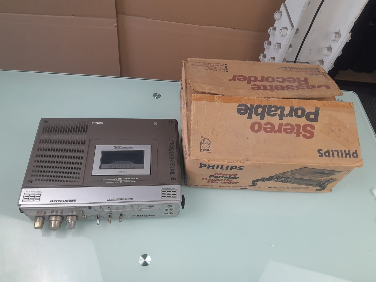 PHILIPS D 6920 PORTABLE STEREO CASSETTE RECORDER