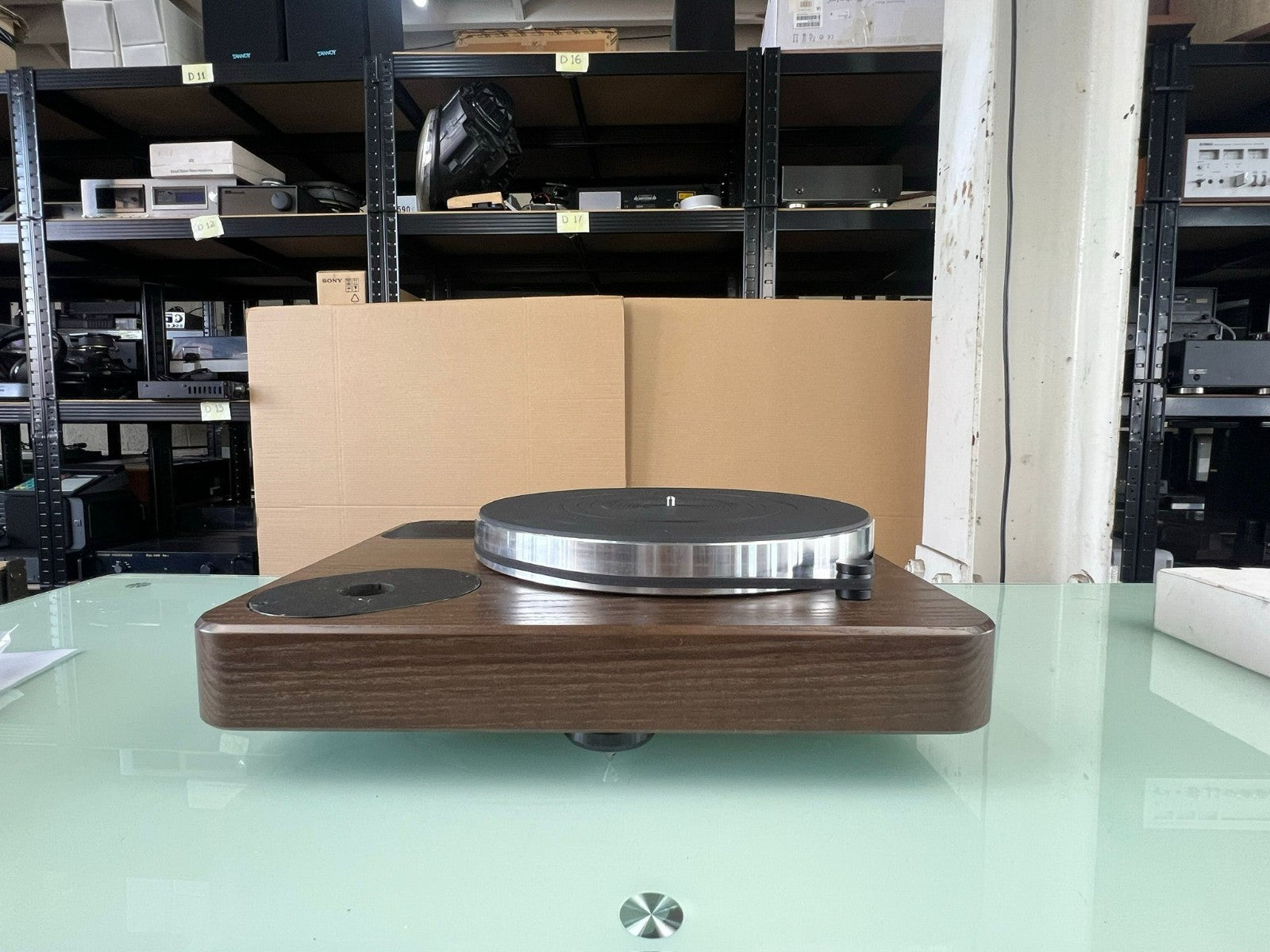 DR. FEICKERT ANALOGUE VOLARE TURNTABLE