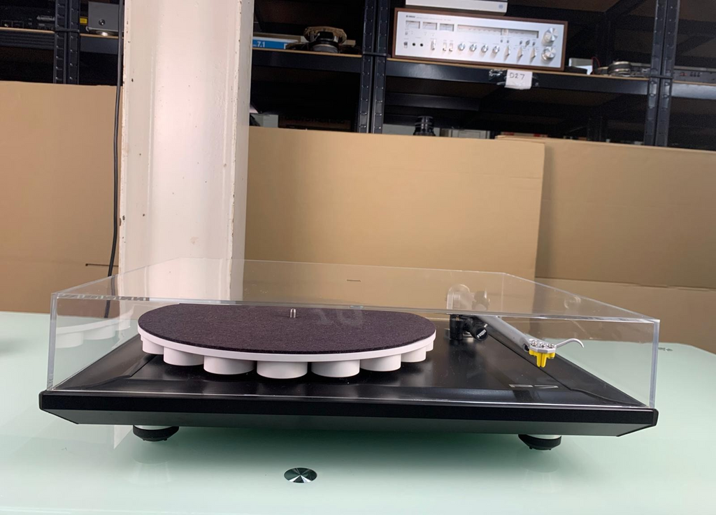 REGA P7 TURNTABLE WITH TT PSU POWER SUPPLY