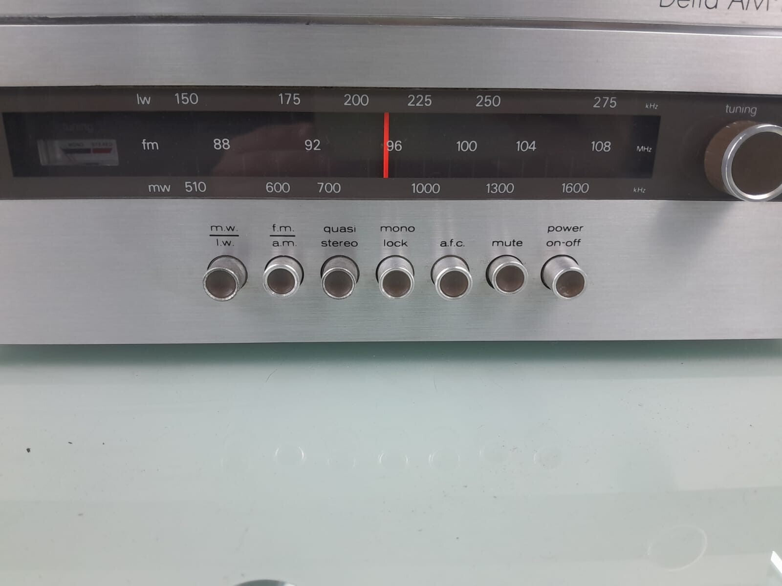 LEAK DELTA AM - FM TUNER