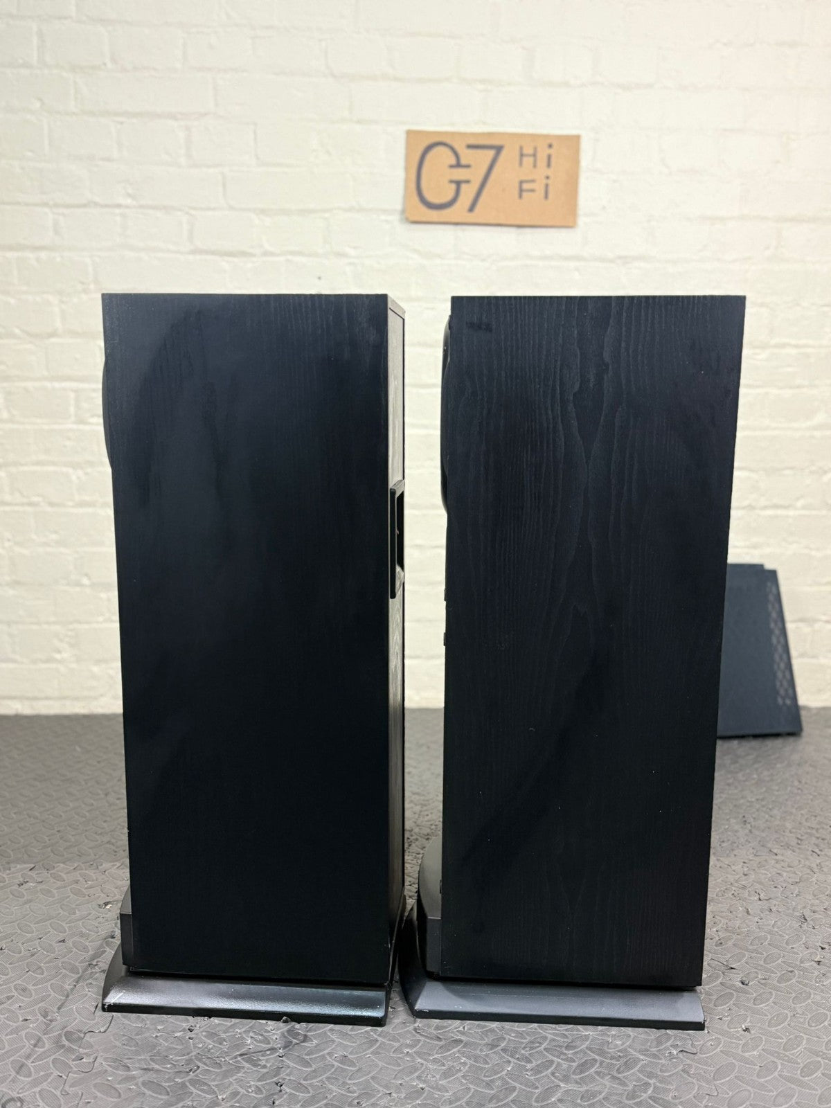 KEF Q30 FLOOR STANDING SPEAKERS