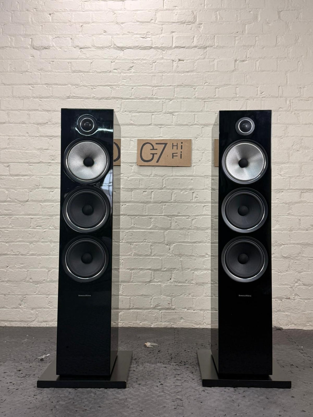 BOWERS & WILKINS B&W 703 S2 FLOOR STANDING SPEAKERS