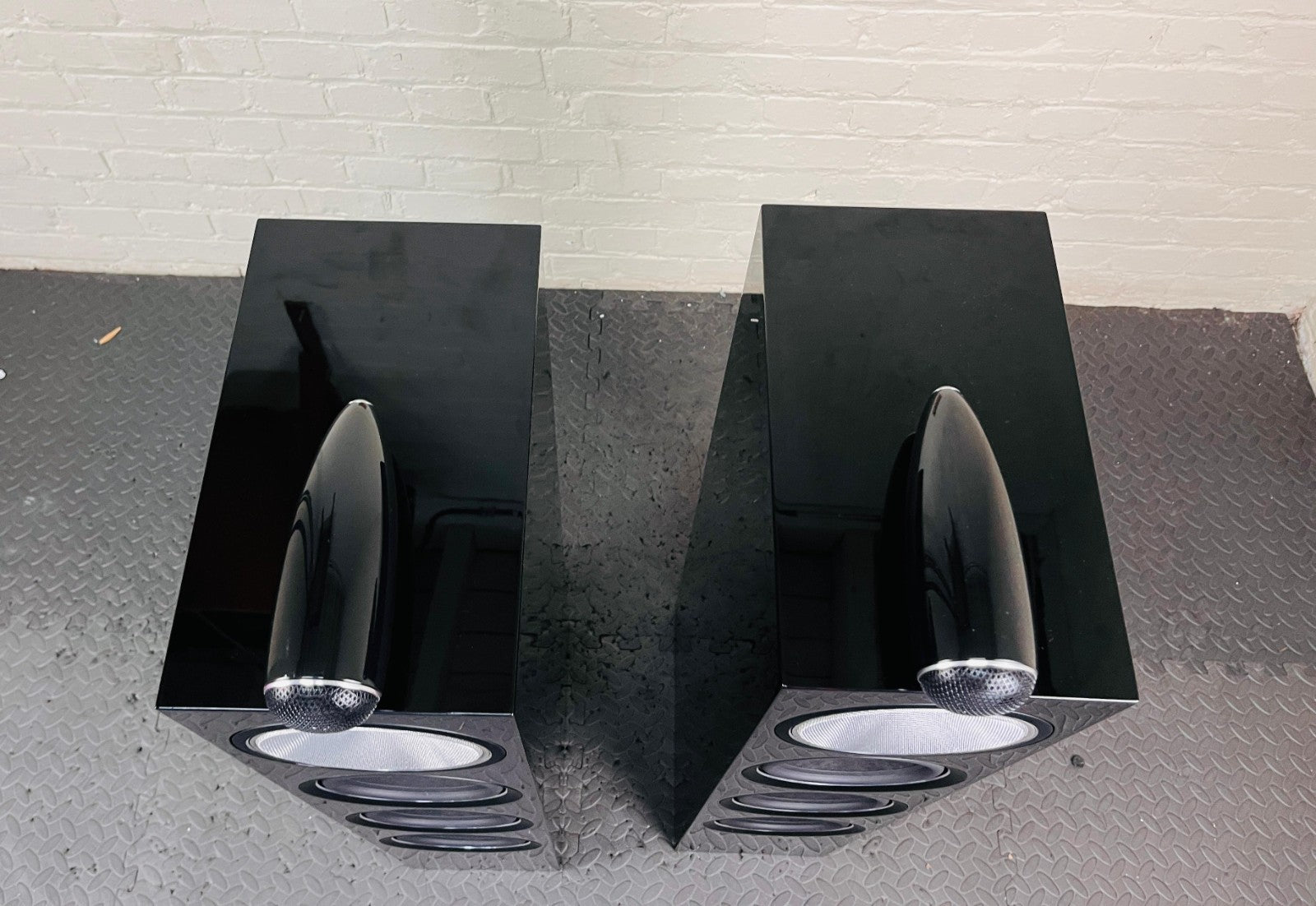 BOWERS & WILKINS B&W 702 S2 FLOOR STANDING SPEAKERS