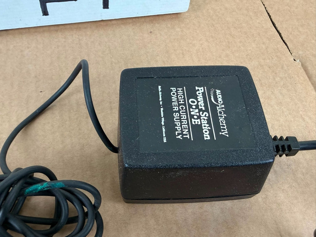 AUDIO ALCHEMY VAC IN THE BOX PHONO PREAMPLIFIER WITH POWER STATION ONE
