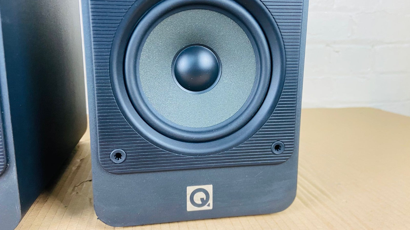 Q ACOUSTICS 2020i SPEAKERS