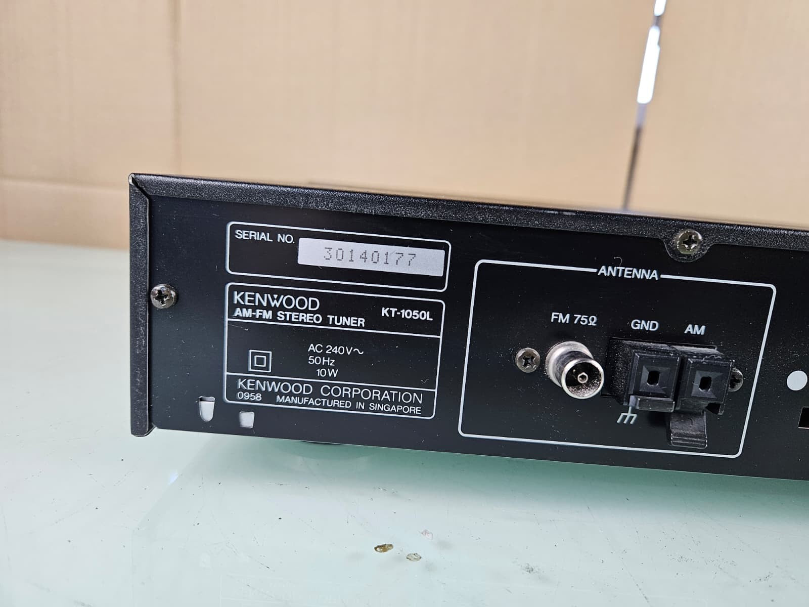 KENWOOD KT 1050L FM-AM STEREO TUNER
