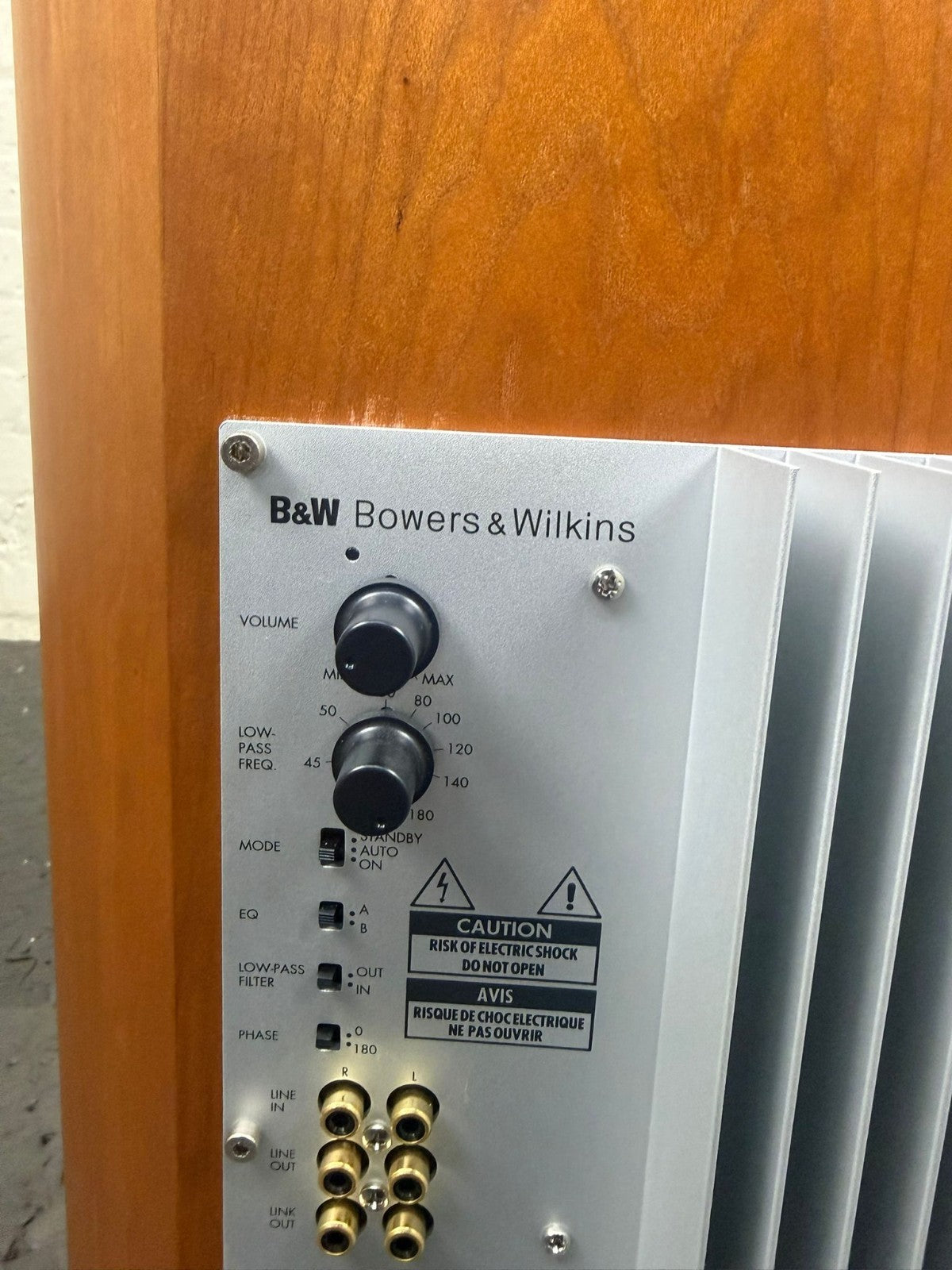 B&W BOWERS & WILKINS ASW 825 ACTIVE SUBWOOFER