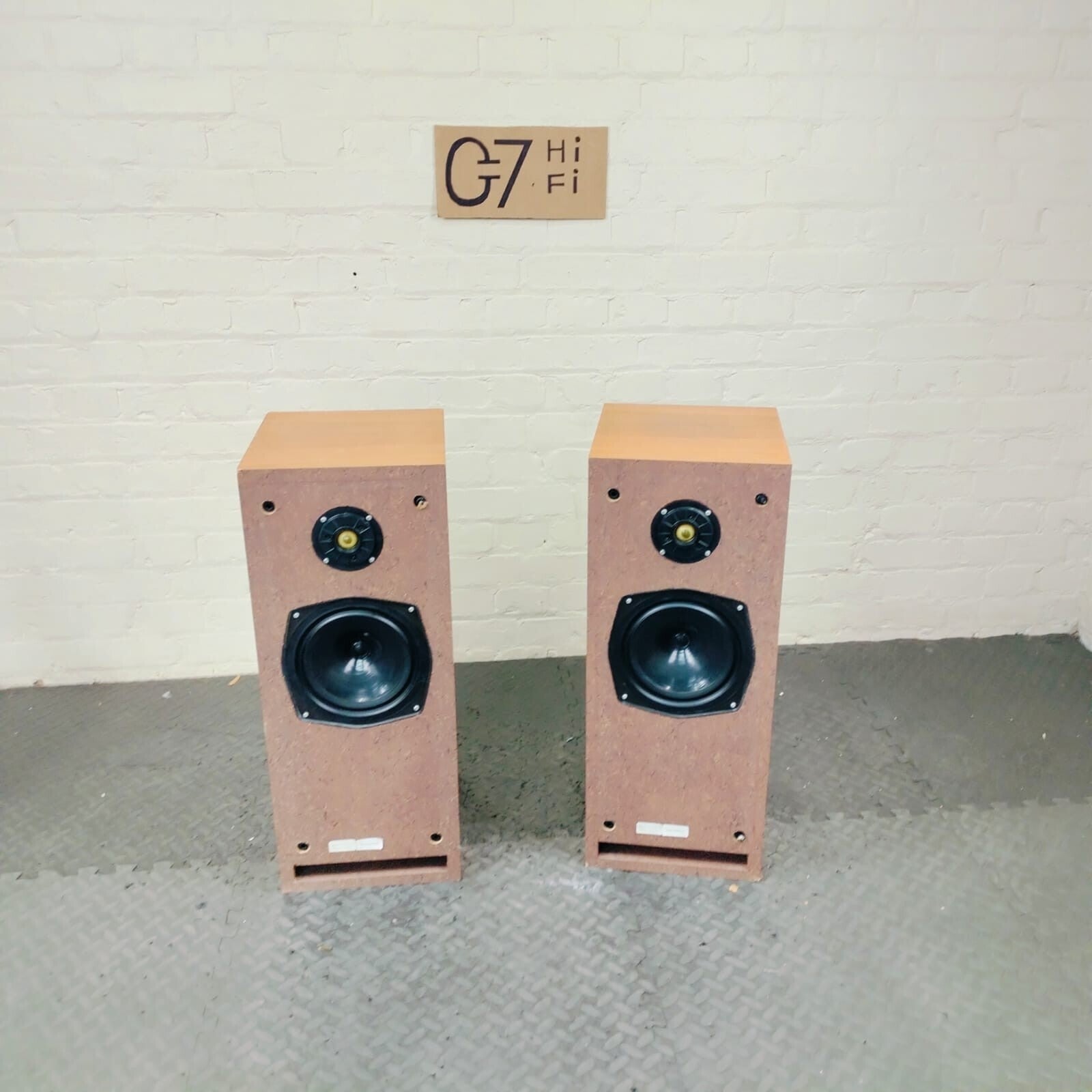 UNBRANDED SPEAKERS