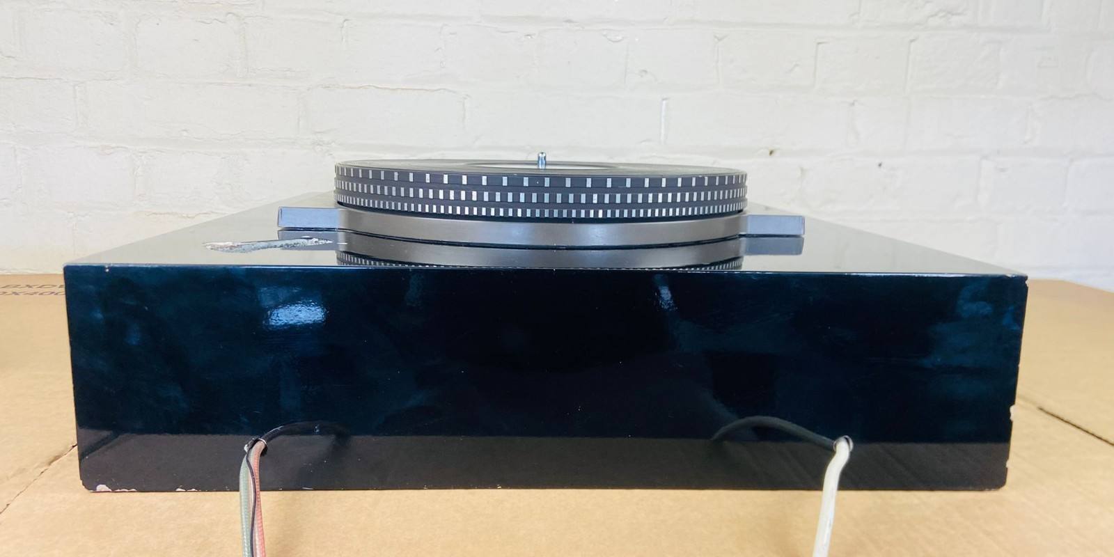 GARRARD 401 TURNTABLE