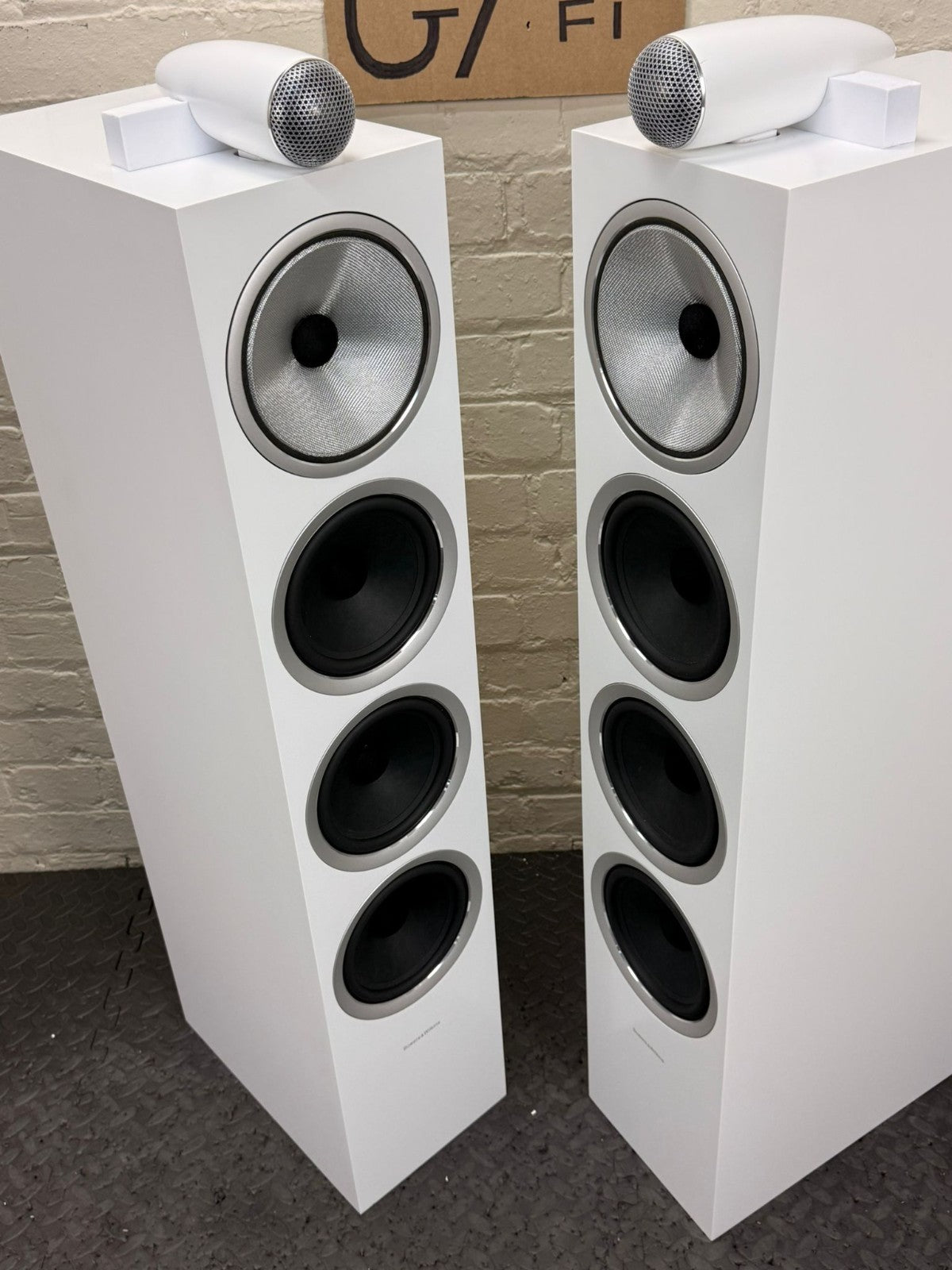BOWERS & WILKINS B&W 702 S2 FLOOR STANDING SPEAKERS