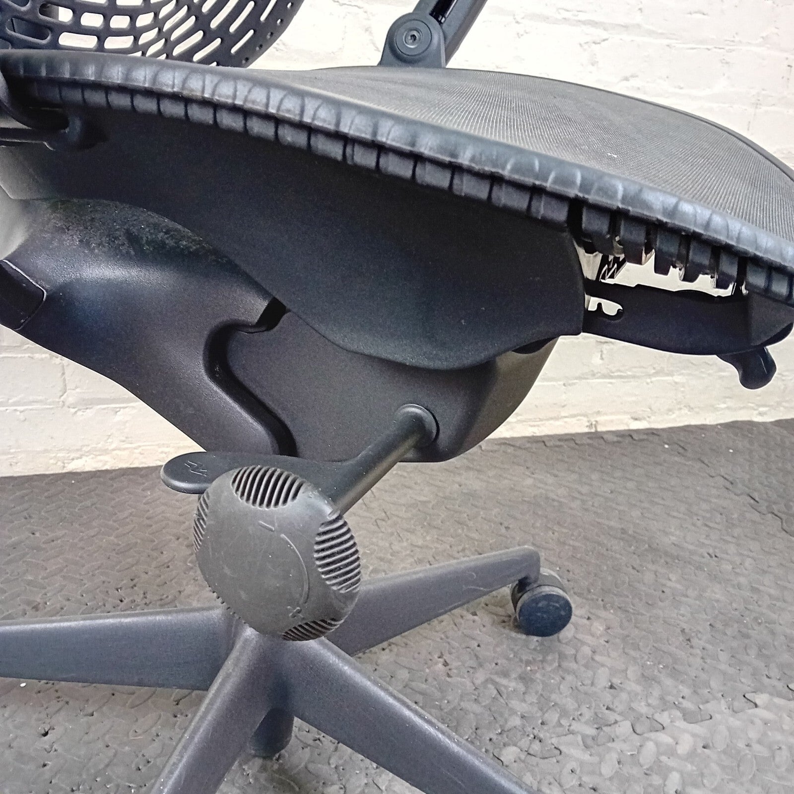 Herman Miller mira office boss Chair