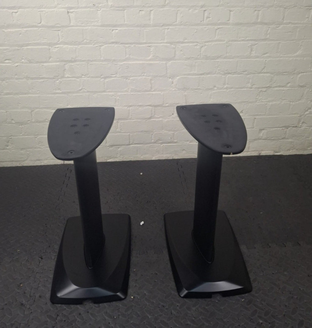 DALI EPICON 2 SPEAKERS WITH DALI STANDS