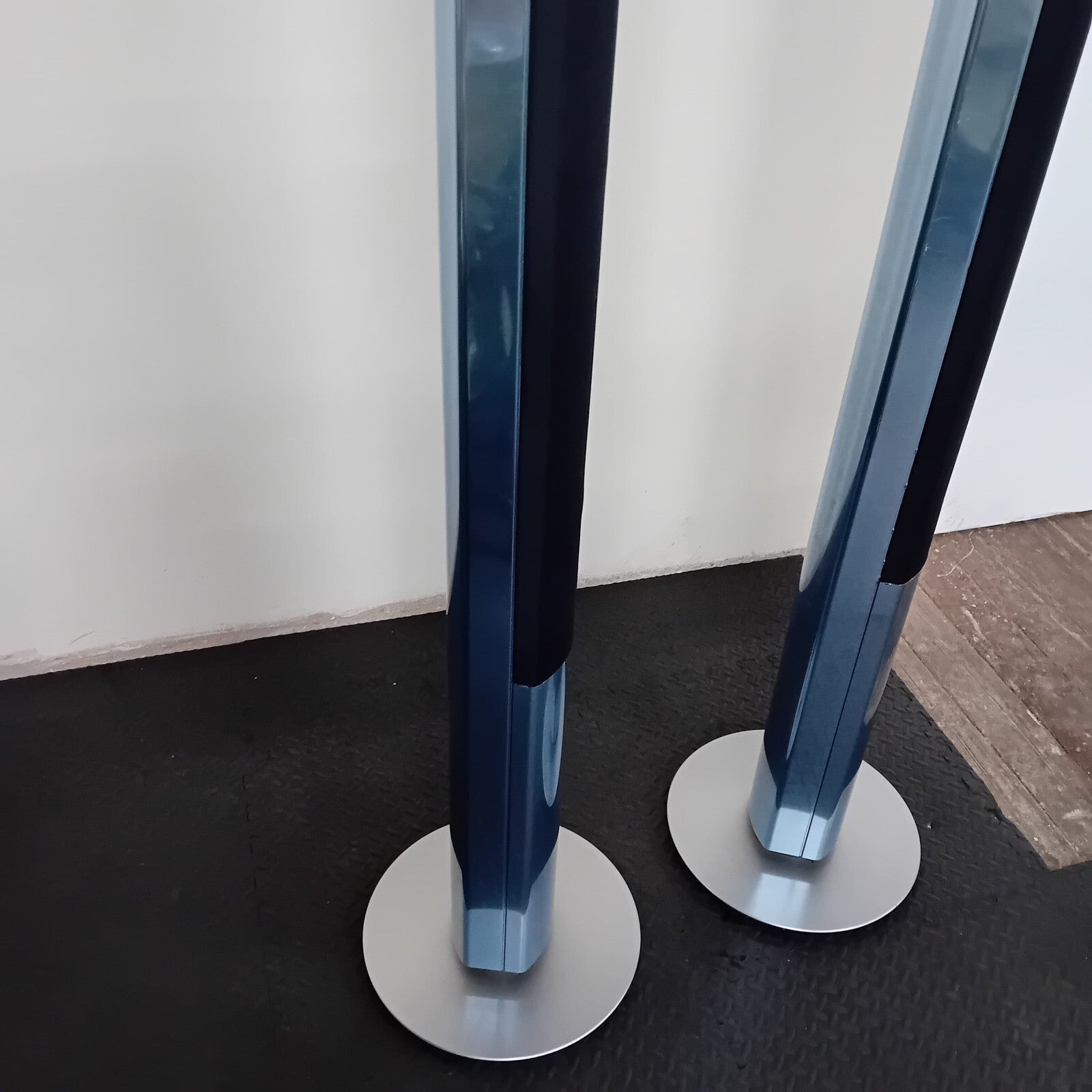 BANG & OLUFSEN B&O BEOLAB 1 FLOOR STANDING SPEAKERS TYPE 6842 SKY BLUE