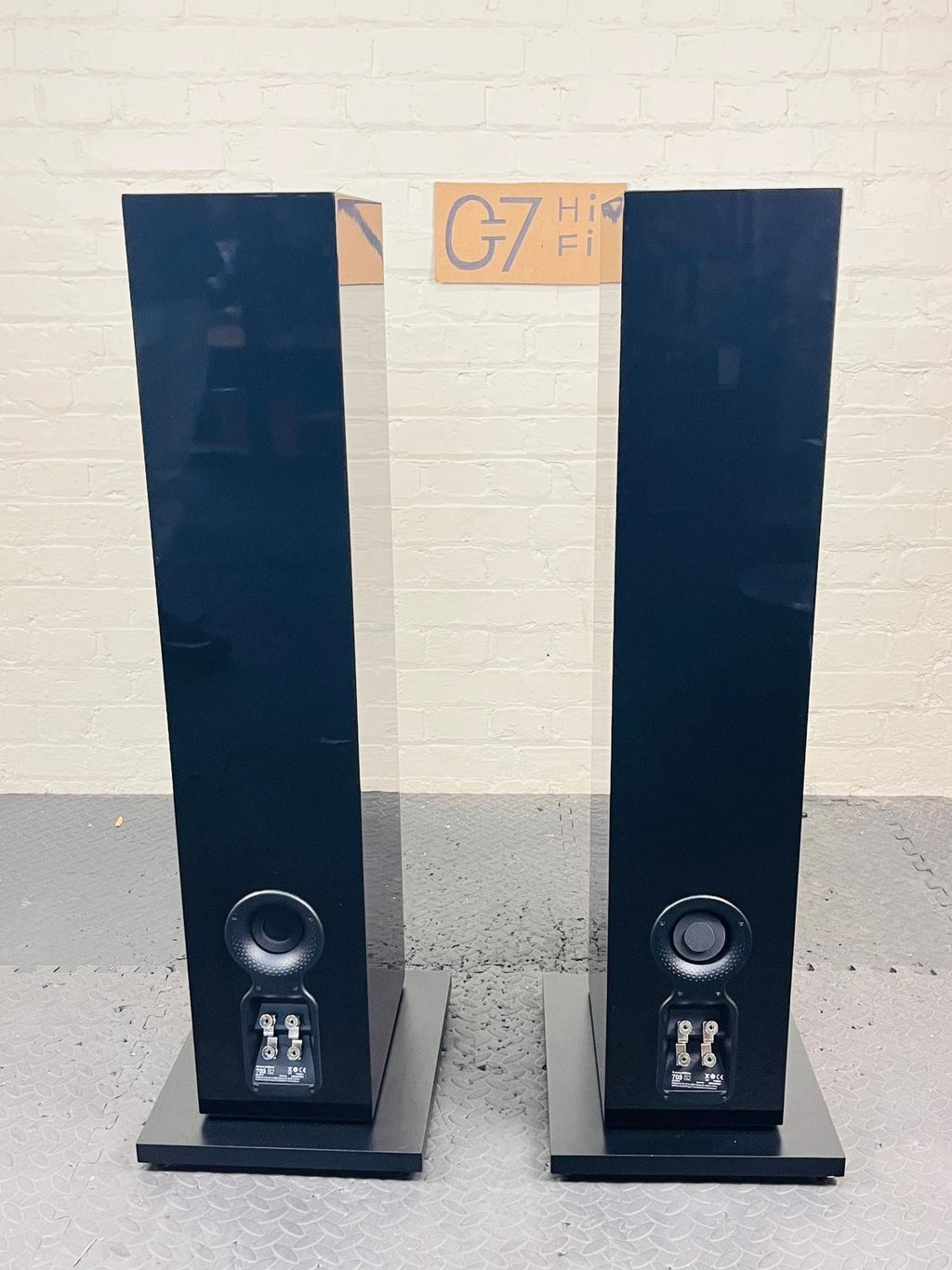 BOWERS & WILKINS B&W 703 S2 FLOORSTANDING SPEAKERS