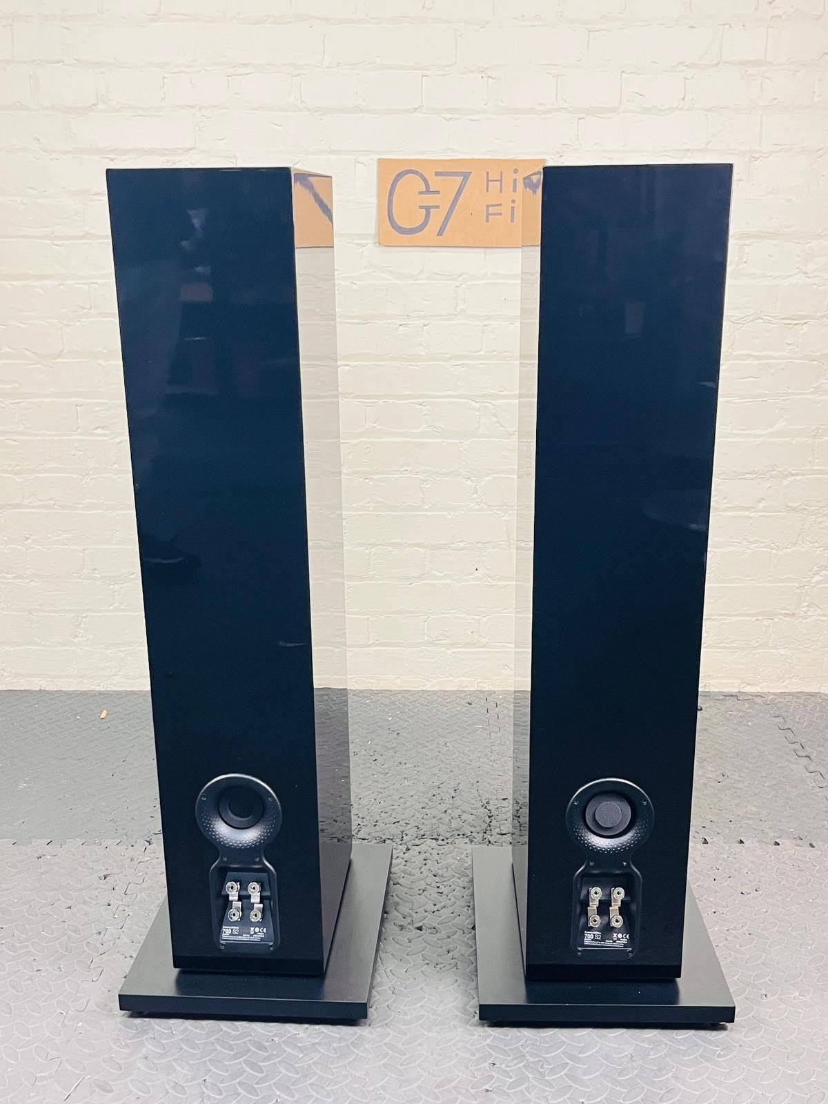 BOWERS & WILKINS B&W 703 S2 FLOORSTANDING SPEAKERS
