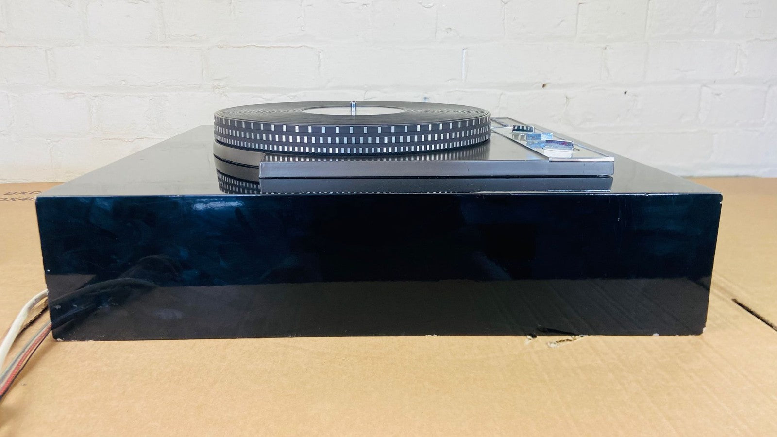 GARRARD 401 TURNTABLE