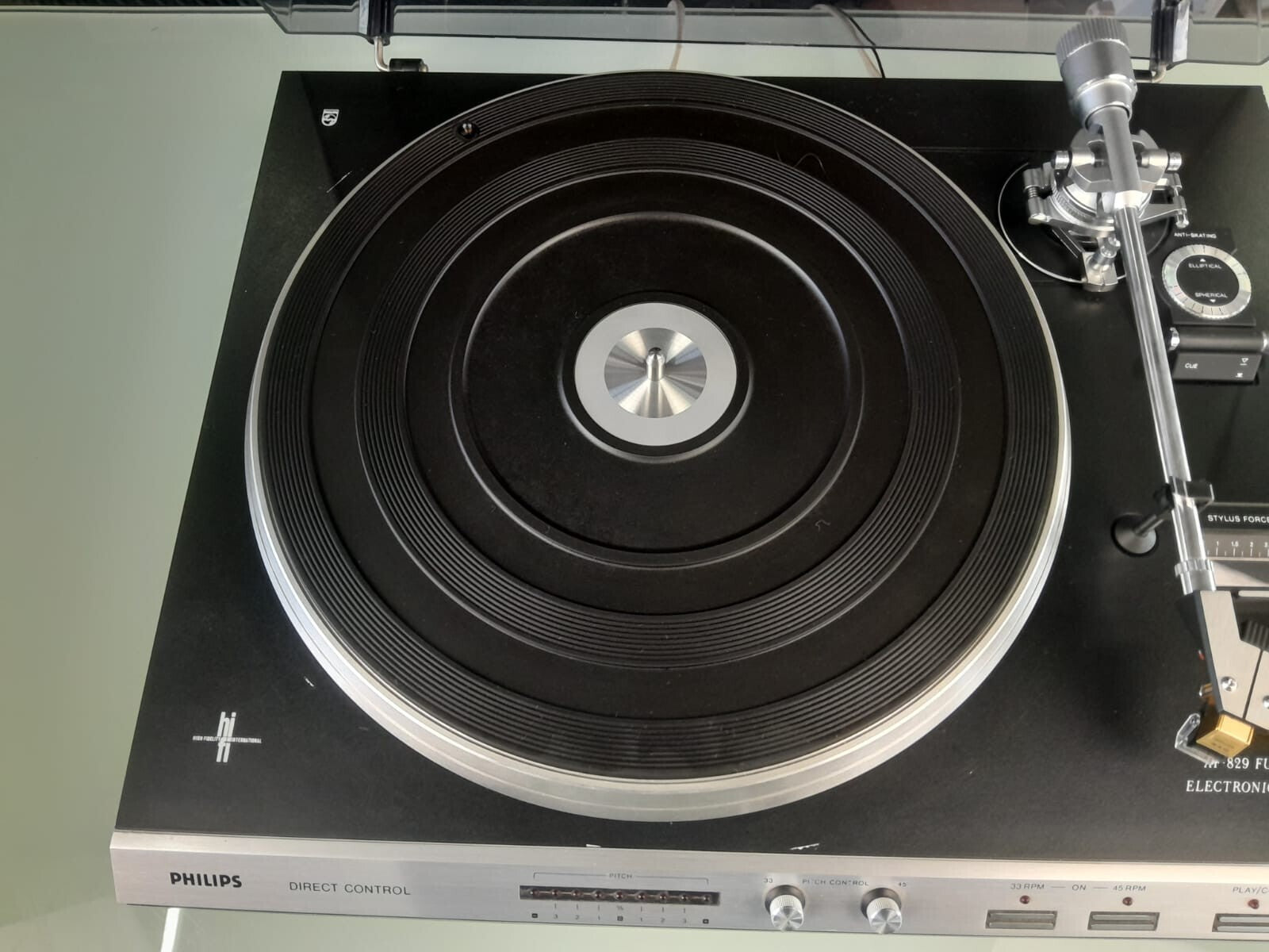 PHILIPS BLACK TULIP AF 829 AUTOMATIC TURNTABLE WITH PHILIPS 412 II CARTRIDGE