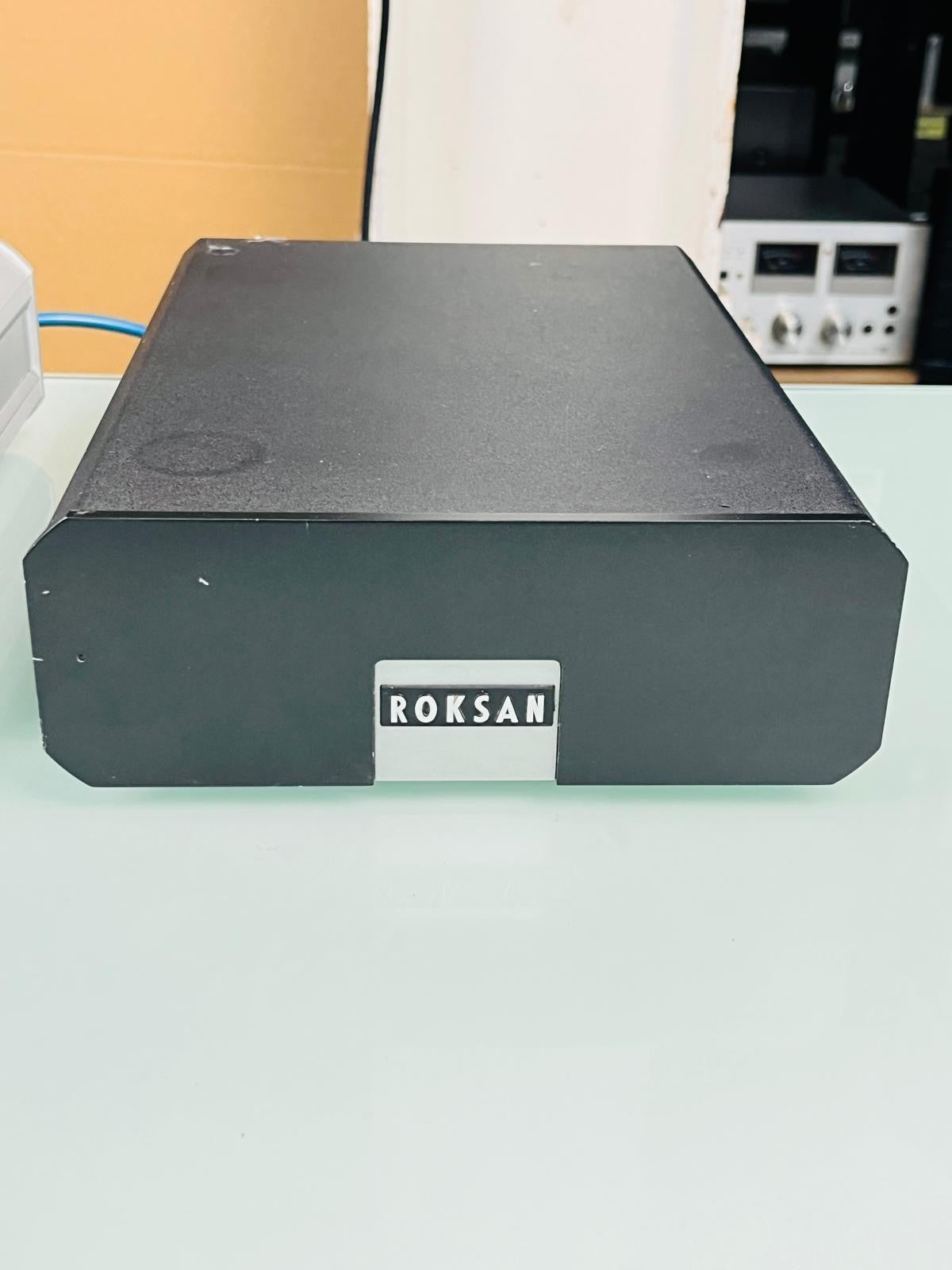ROKSAN ROK L2 PRE AMPLIFIER WITH ROK DS4 POWER SUPPLY