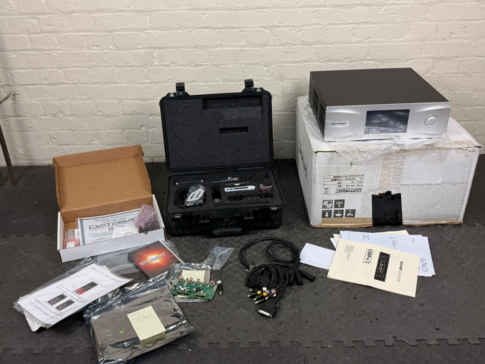 DATASAT RS20i 16-channel surround sound processor CINEMA