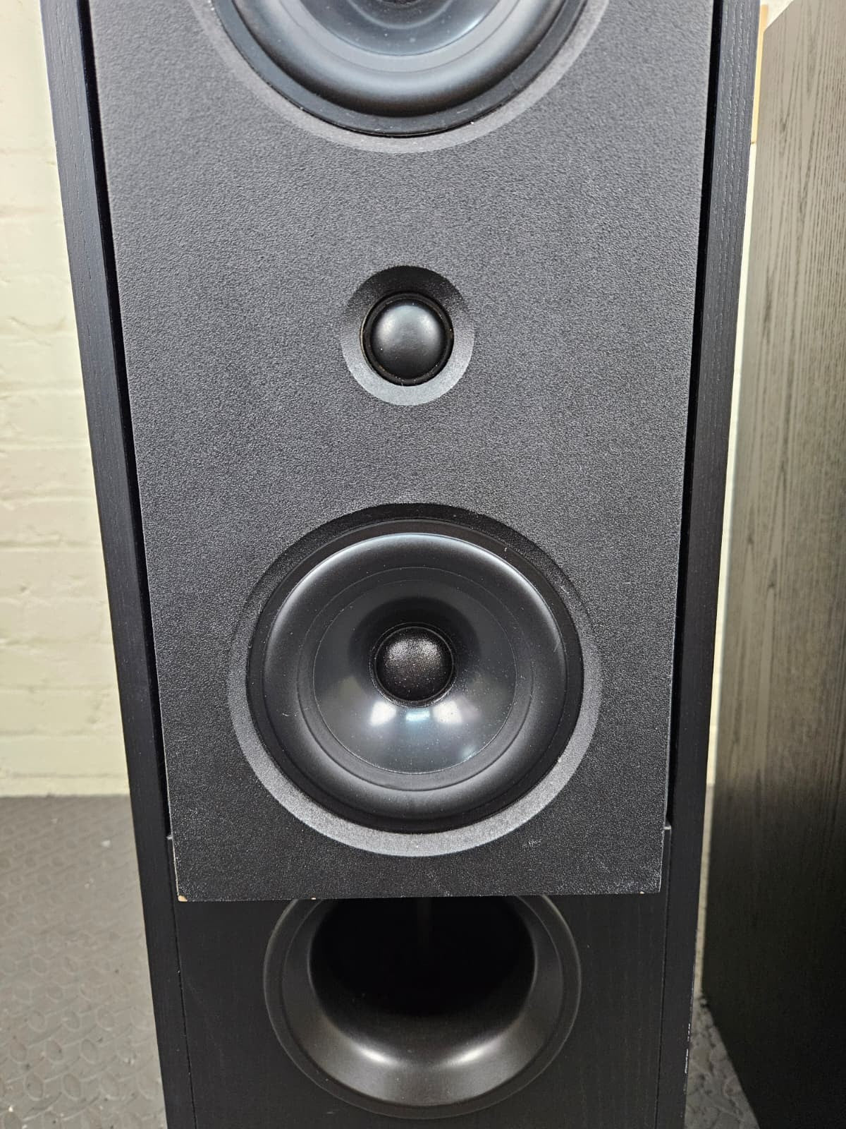 KEF 104/2 REFERENCE SERIES FLOOR STANDING SPEAKERS