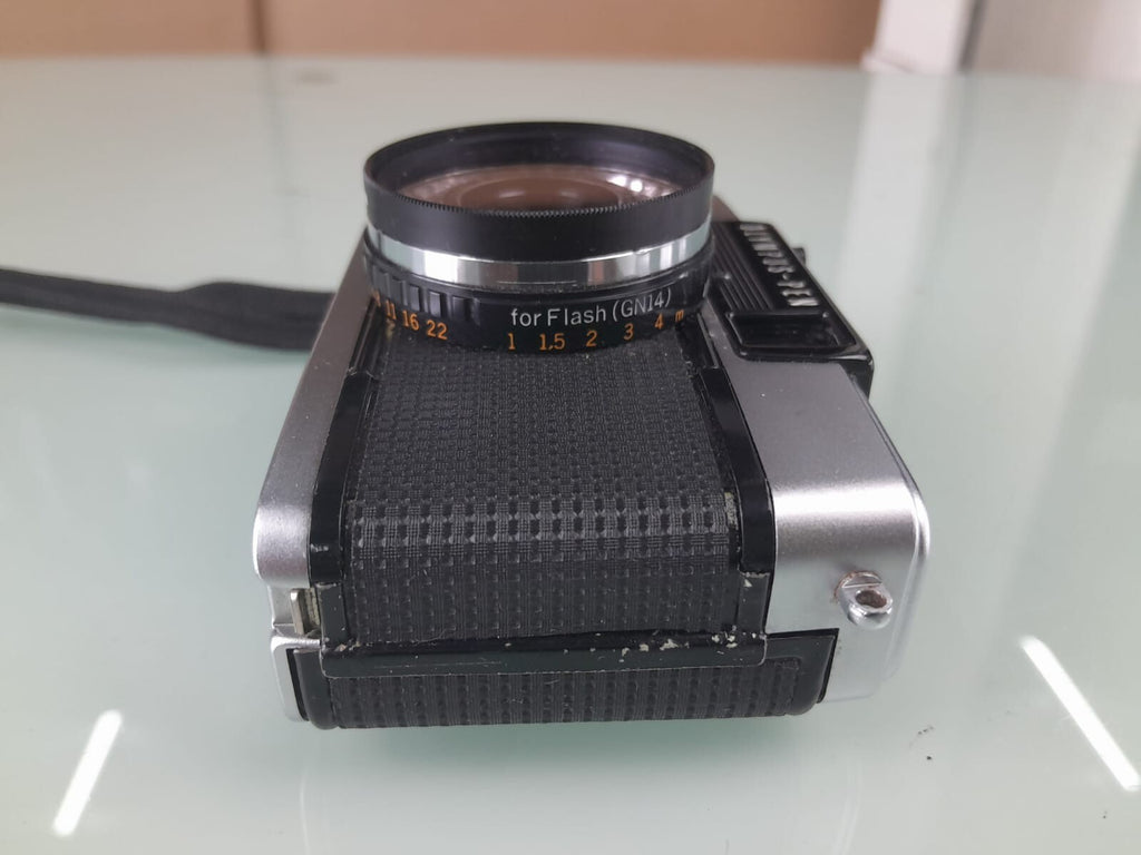 OLYMPUS PEN EE 3 FILM CAMERA D.ZUIKO F=28MM 1:3.5 LENS