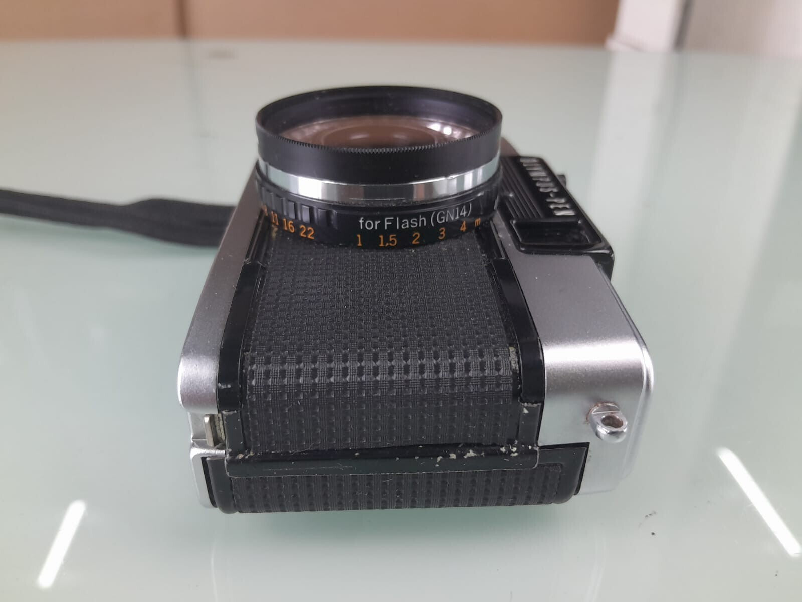 OLYMPUS PEN EE 3 FILM CAMERA D.ZUIKO F=28MM 1:3.5 LENS