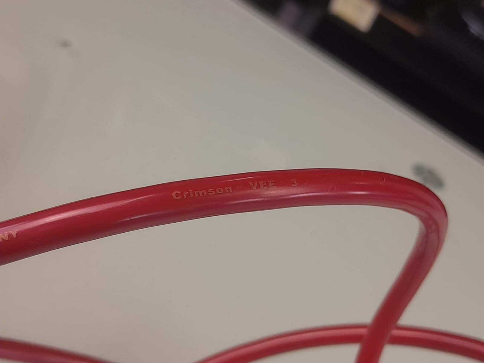 THE CHORD COMPANY CRIMSON VEE RCA INTERCONNECTS CABLES