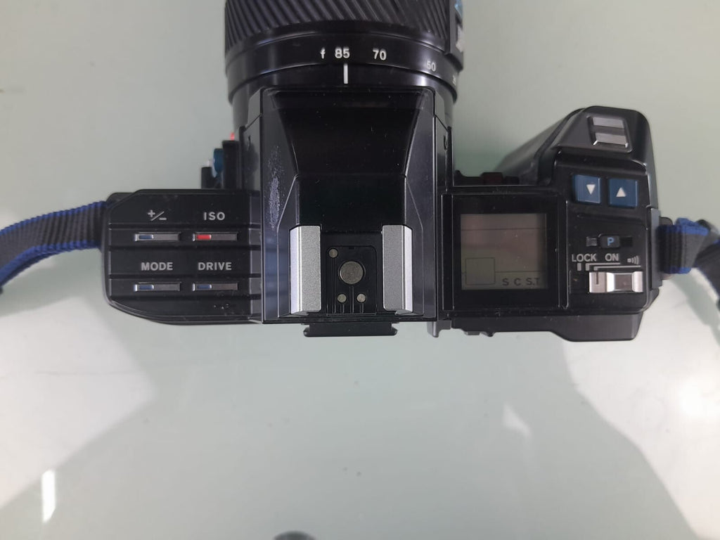 MINOLTA 7000 SLR CAMERA WITH AF LENS 28-85