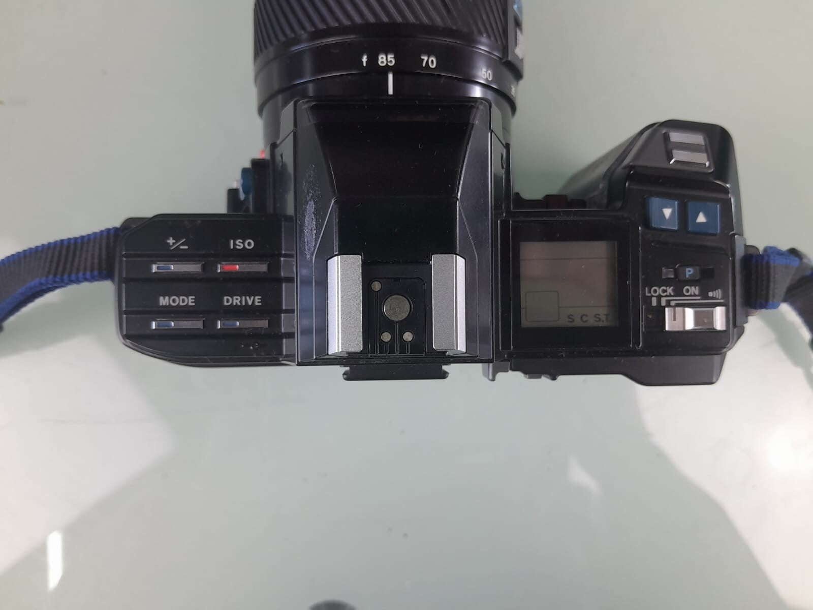 MINOLTA 7000 SLR CAMERA WITH AF LENS 28-85