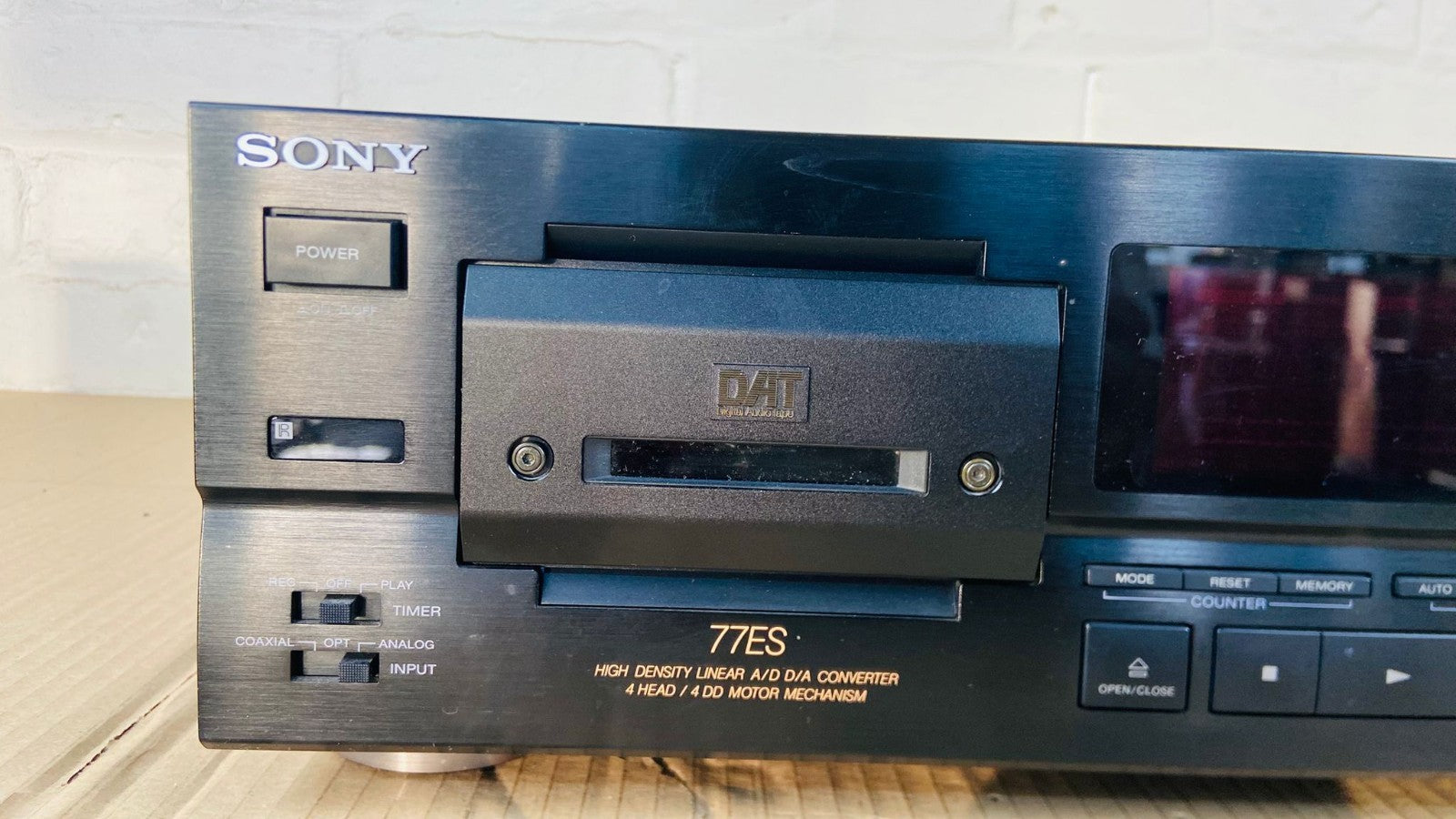 SONY DTC 77ES DIGITAL AUDIO TAPE DECK