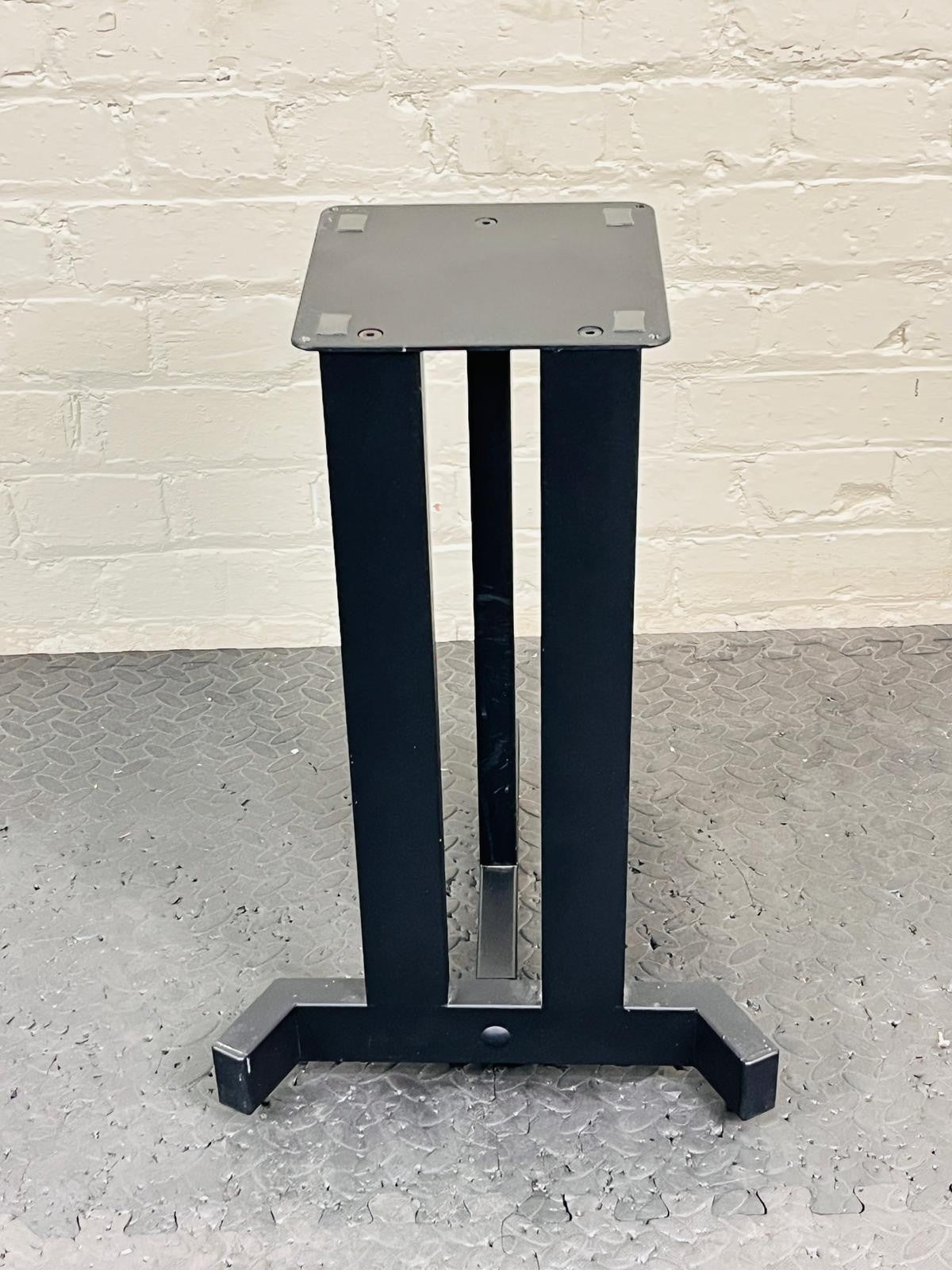 SINGLE TARGET SPEAKER STAND