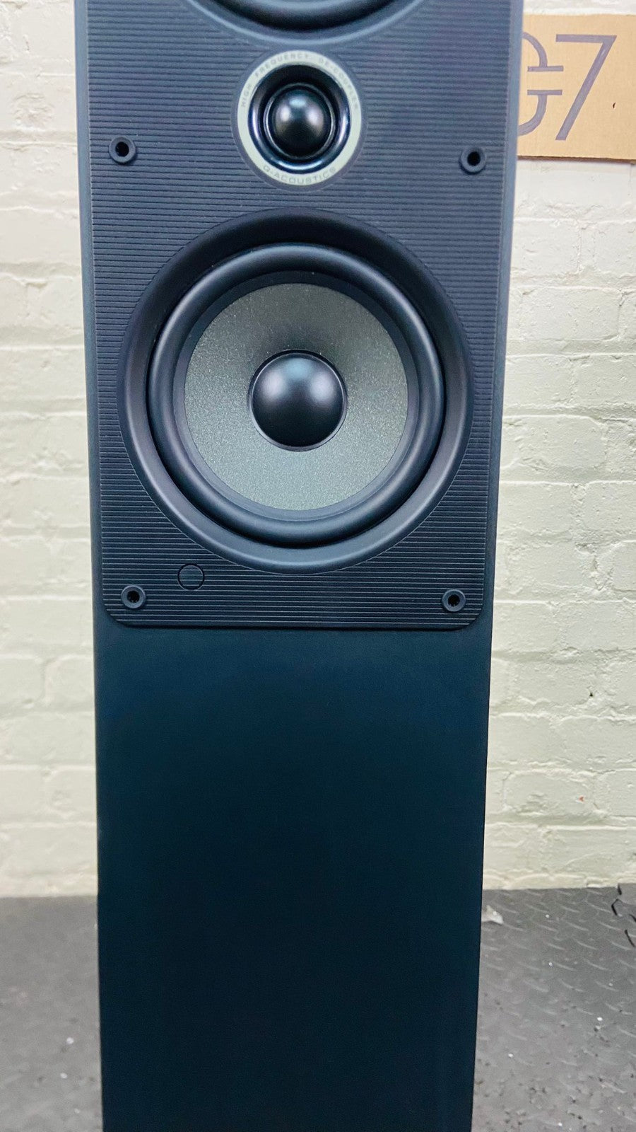 Q ACOUSTICS 2050i FLOOR STANDING SPEAKERS