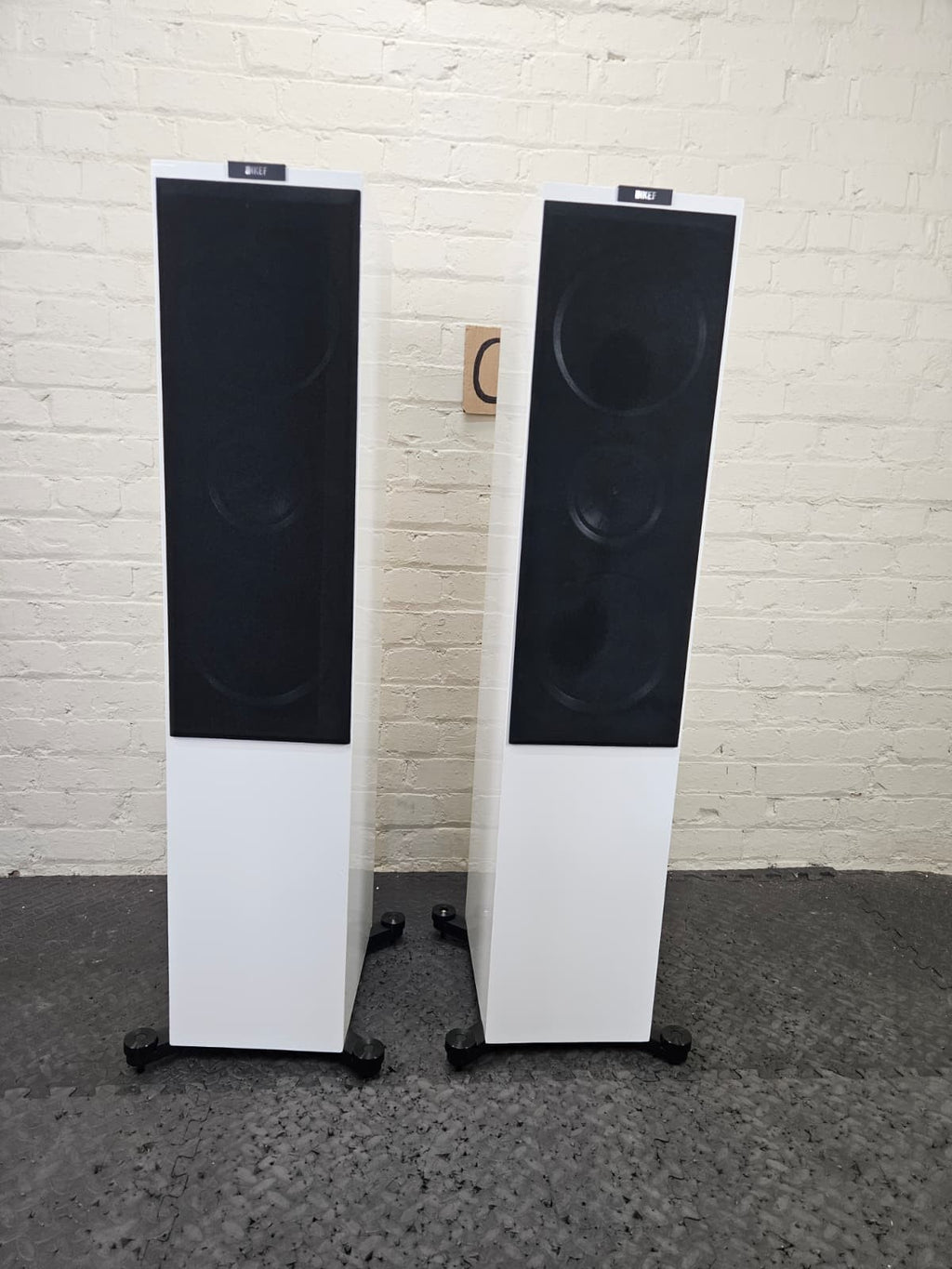 KEF R900 FLOOR STANDING SPEAKERS