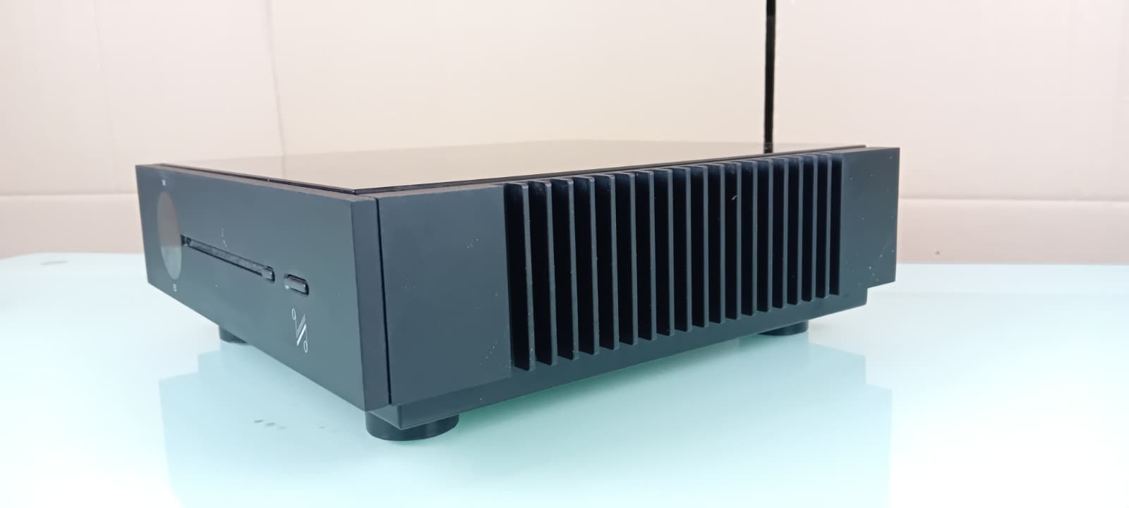 QUAD ARTERA PLAY+ CD DAC PRE AMP PLAYER WITH REMOTE