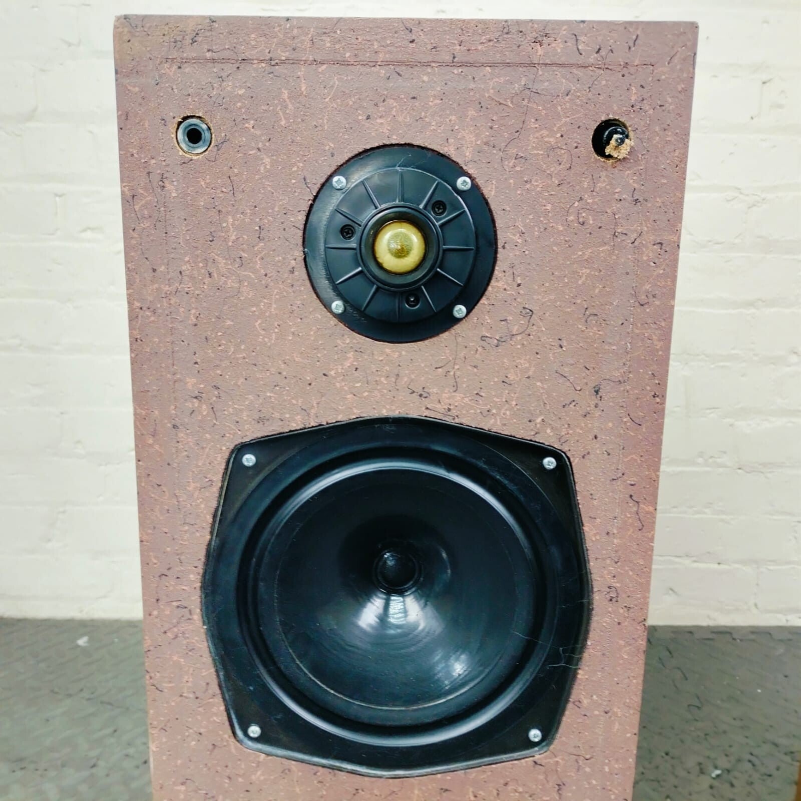 UNBRANDED SPEAKERS