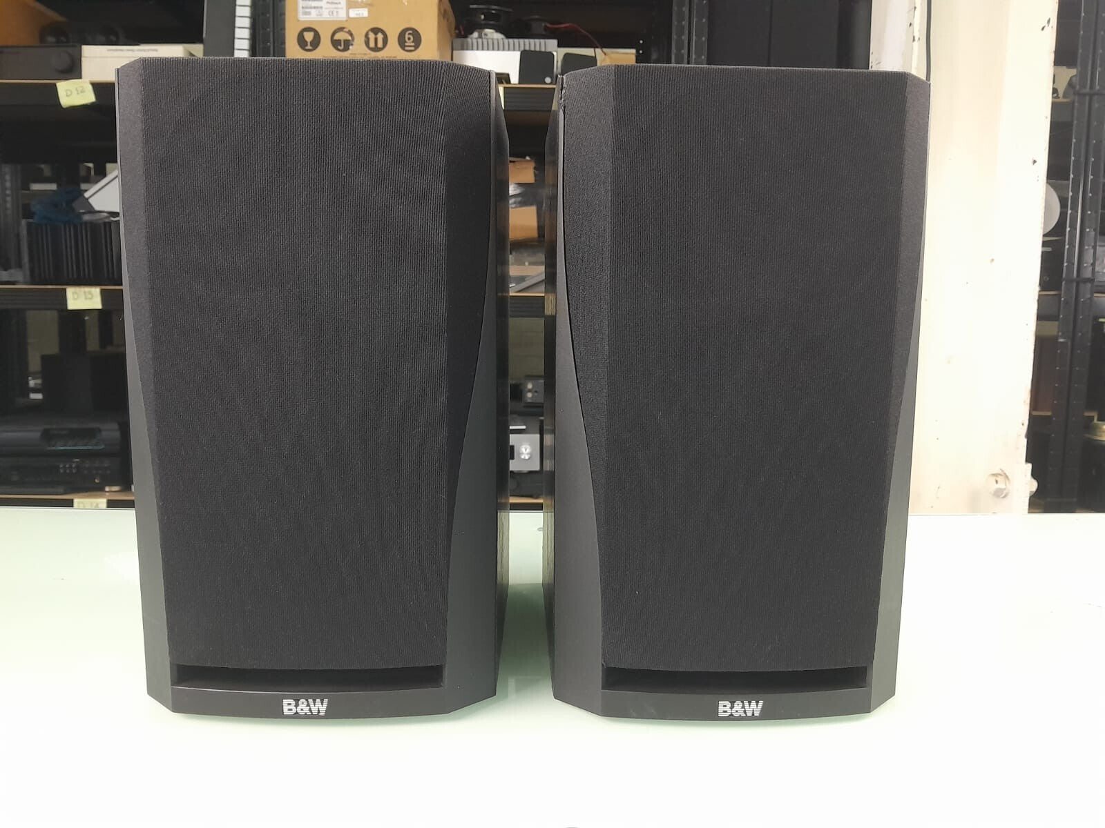 BOWERS & WILKINS DM302 B&W SPEAKERS