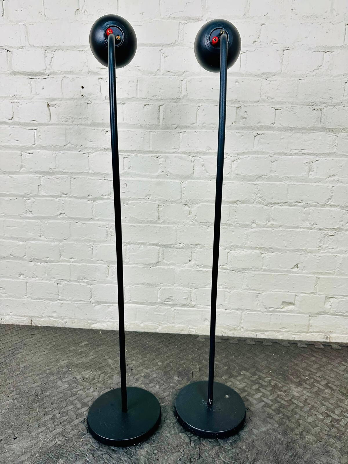 Anthony Gallo Acoustics Nucleus Speakers With Floor Stands #002