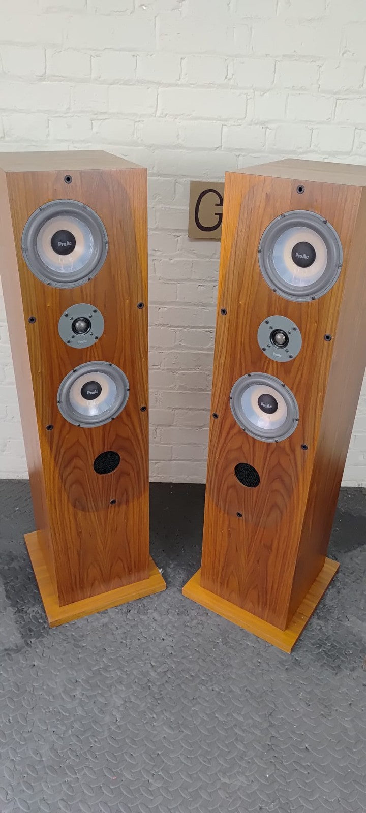 PROAC RESPONSE 3 FLOOR STANDING SPEAKERS