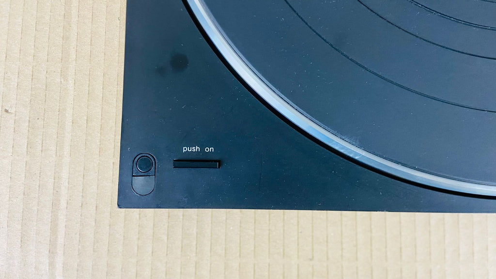 TECHNICS SL 10 QUARTZ DIRECT DRIVE AUTOMATIC TURNTABLE WITH SHURE M99E CARTRIDGE