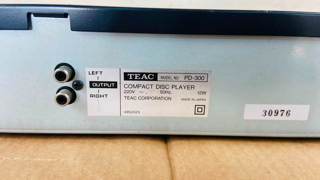 TEAC PD 300 CD PLAYER