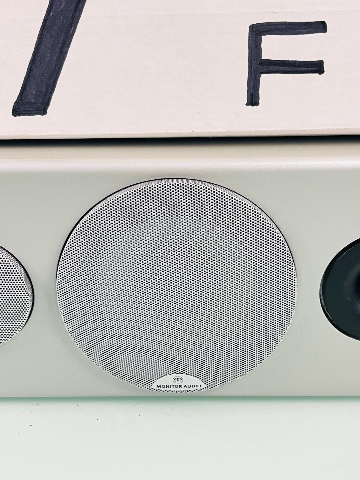 MONITOR AUDIO RADIUS 180 CENTER SPEAKER WITH WALL BRACKET