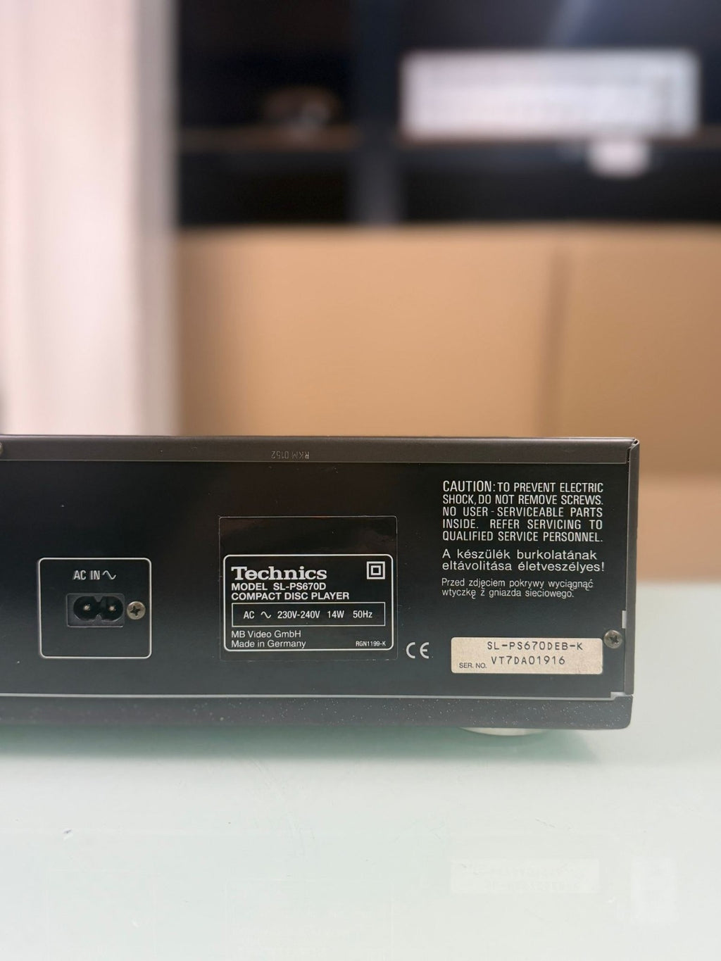 TECHNICS SL PS670D CD PLAYER WITH REMOTE