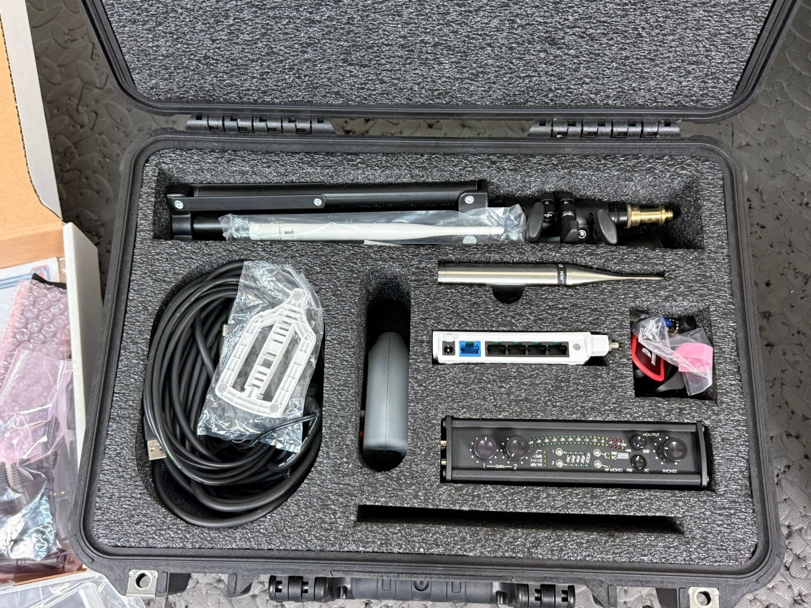 DATASAT RS20i 16-channel surround sound processor CINEMA