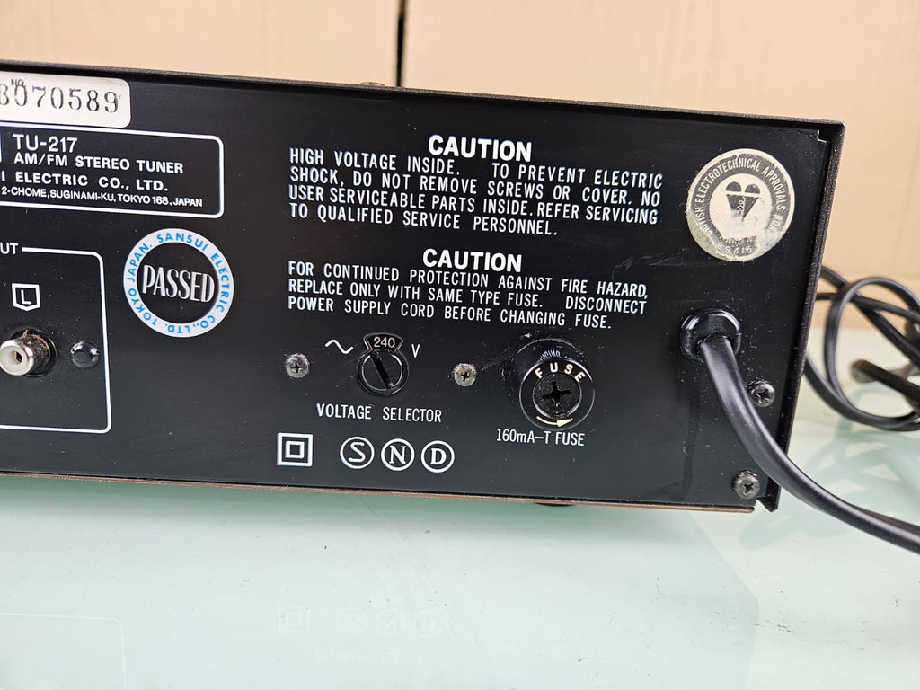 SANSUI TU 217 AM/FM STEREO TUNER