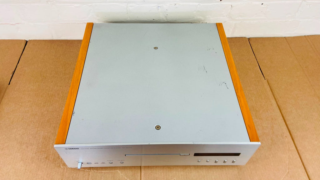 YAMAHA CD S2000 SACD NATURAL SOUND SUPER AUDIO CD PLAYER